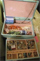 Jewelry box w/ jewelry