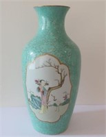 18th century Chinese gilded porcelain vase