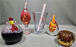 LARGE LOT OF VARIOUS ART GLASS
