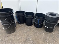 6 black pails