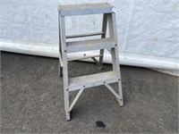 2' Folding Step Ladder