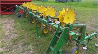 JD 6 row  cultivator