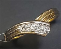 $800 10K  Diamond(0.04ct) Ring