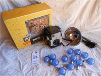 Kodak Brownie Bull's-Eye Camera & Flashbulbs