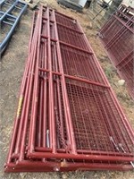 Bundle of 16 ft mesh gates, good shape