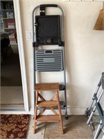 Step ladder and step stool