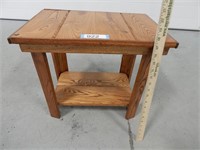 Side table; approx. 19 1/2"x13" tabletop