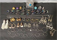 Costume Jewelry Lot. Turquoise Bracelet