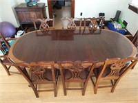 OVAL DINING TABLE WITH 8 CHAIRS