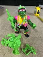 VINTAGE TMNT SEWER CYCLIN RAPH