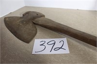 ANTIQUE BROAD AXE 32", GREAT BEND IN THIS PIECE