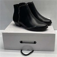 Sz 9WW Ladies Penningtons Boots - NEW $100