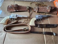 Vintage cap gun and Knife Lot