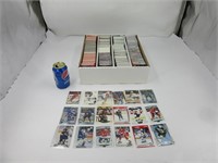Grosse boite de cartes de hockey mixtes