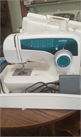 BROTHER XL 2600 PORTABLE SEWING MACHINE