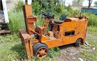 TOW MOTOR FORKLIFT
