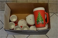 Box of Christmas Aladdin Travel Mugs