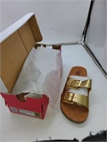 Kali size 7 gold shoes