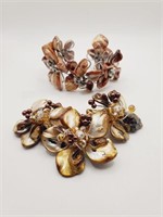 (HI) Mother of Pearl and Crystal Bead Floral W