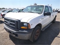 2007 Ford F350 Crew Cab Pick Up  Truck