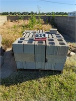 Pallet of 8" Blocks and (12) 4" Blocks