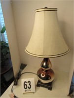23" Tall Lamp with Shade (R1)