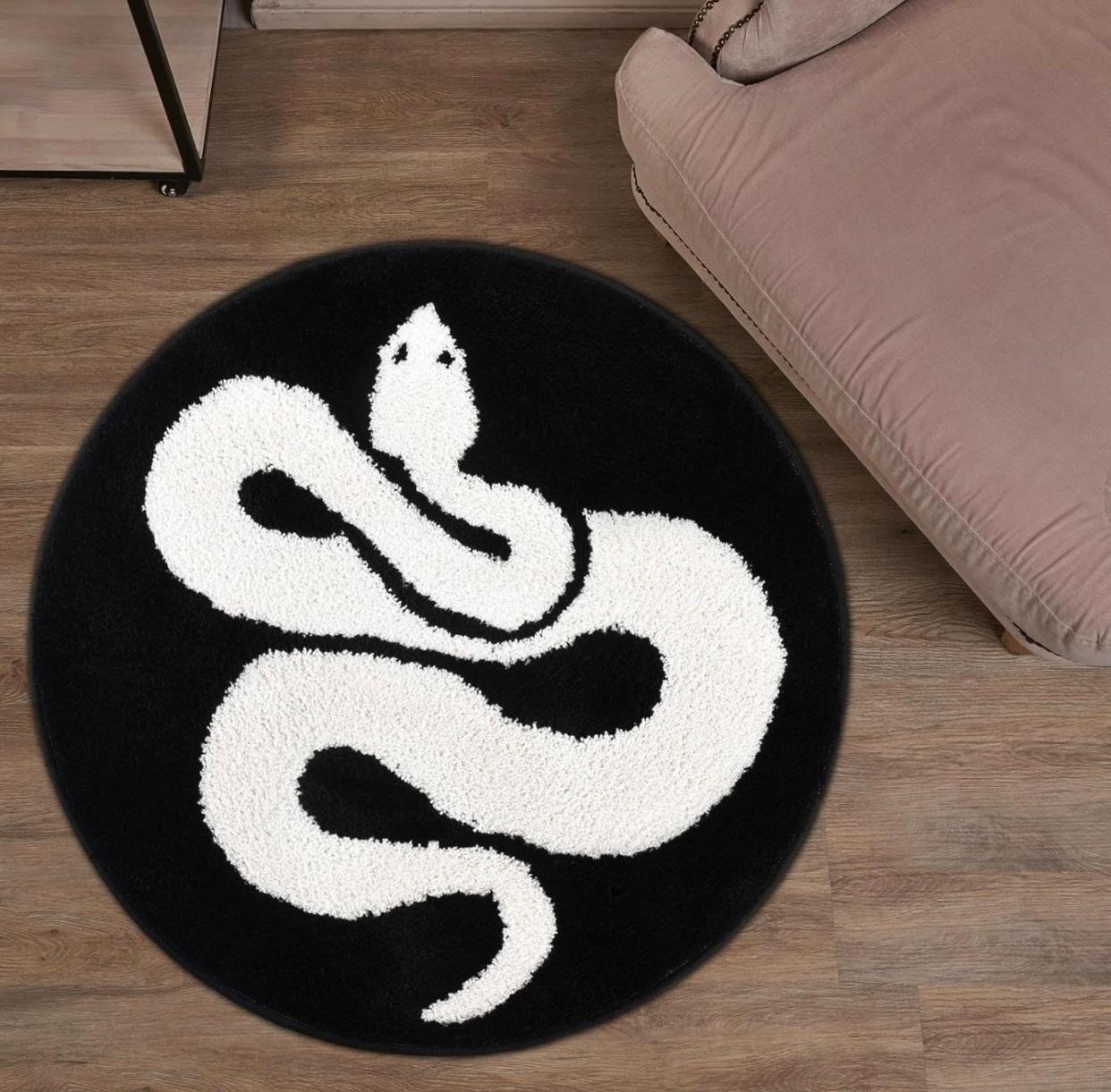 THEZOZO 32” Round Microfiber Fluffy Snake Rug