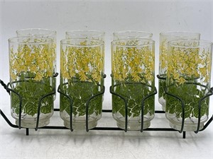 Beautiful set of 8 vintage glasses with