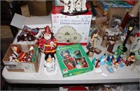 TABLE LOT - CHRISTMAS DECORATIONS