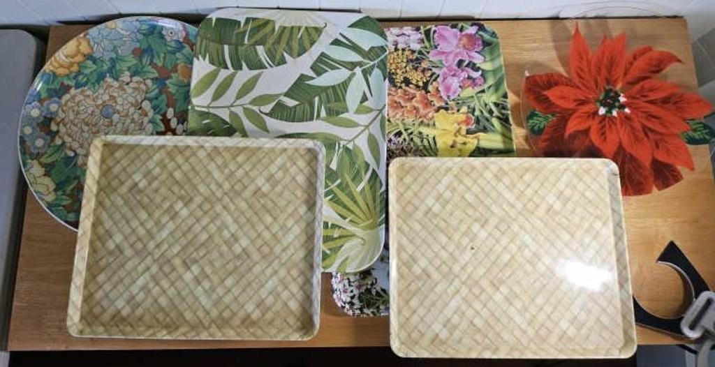 Plastic serving tray lot