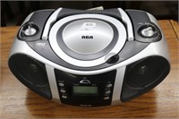RCA DVD/CD PLAYER - NOT TESTED
