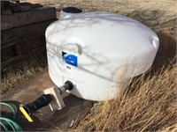 200 Gallon Water Tank W/Hose & Connection