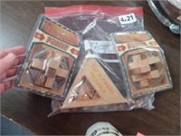 WOODEN TRAVEL PUZZLES