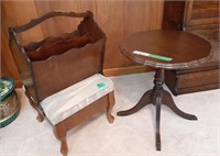 Wooden dark brown furniture set: 1 table,