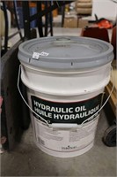 18 LITRE PAIL OF HYDRAULIC OIL