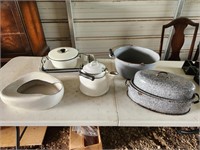 Collection of enamelware - vintage