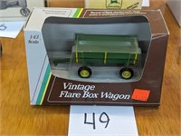 Ertl John Deere Flare Box Wagon