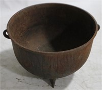 Vintage Cast Iron Stew Pot 18 x 11