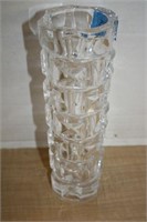 BLOCK STYLE CRYSTAL BUD VASE