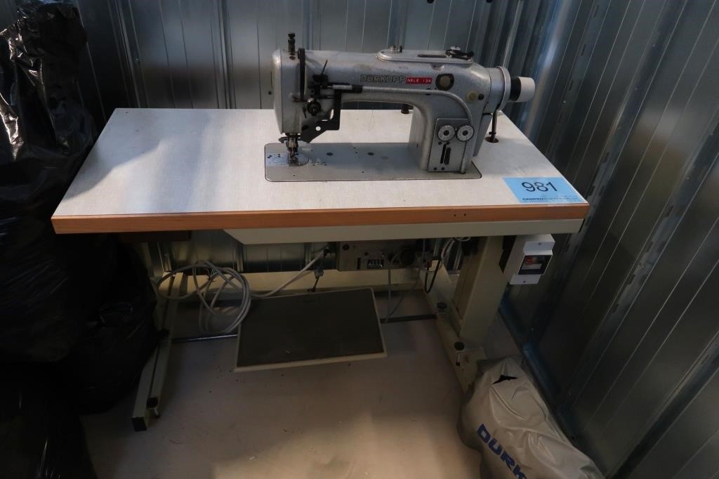 Mastery Nemlig indre Industri symaskine, Dürkopp MOMSFRI | Campen Auktioner A/S