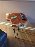 Small Wooden Table Located 8415 Hearns Pond Road