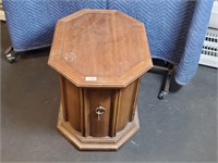 Corner / End Table 26" × 20" × 21" Tall