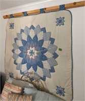 Flower Pattern Quilts With Wall Mount Quilt