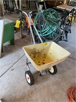 FERTILIZER SPREADER