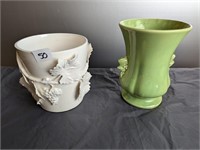 Lot of 2 Vases