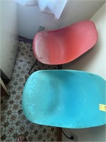 2 Plastic Chair (Red & Green)