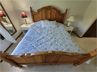 King size reversible comforter with 2 pillow