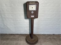 Magneta Bundy Clock