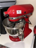 NICE KITCHEN AID MIXER