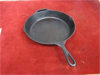 Cast iron lodge skillet. 6 USA 10SK.